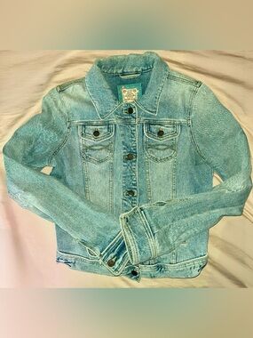 Abercrombie & Fitch Light Blue Denim Jacket - Size Junior’s Large